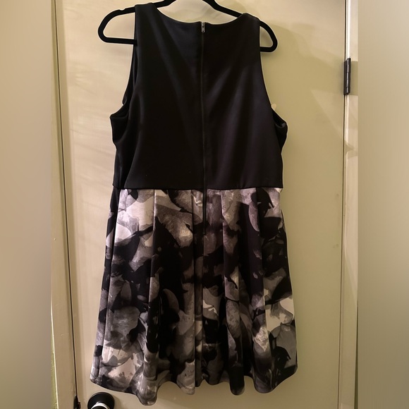 Mossimo Black & Grey Floral Dress. XXL. - Picture 2 of 2